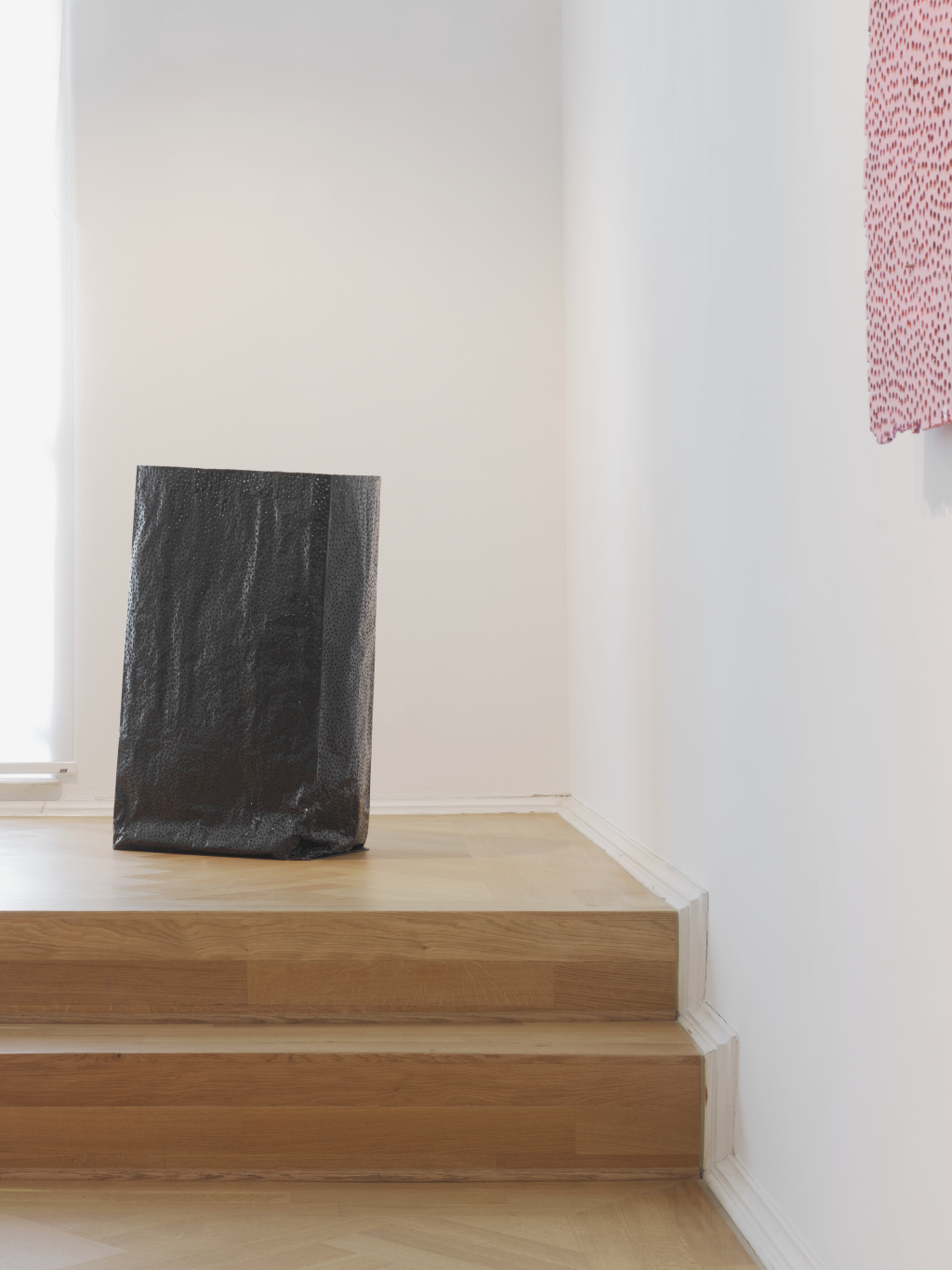 Mechtild Frisch, Malstück Pisa, 1998/2000, Schellack auf Papier, perforiert, © VG Bild-Kunst, Bonn 2023